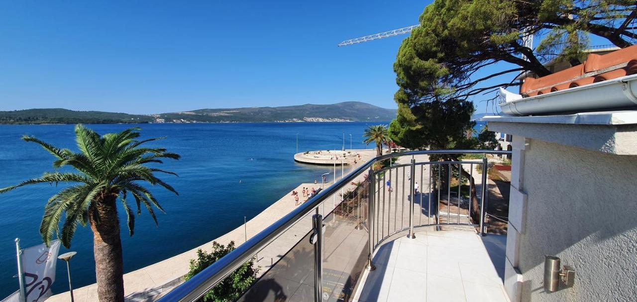 Penthouse By The Sea Apartment Тиват Екстериор снимка