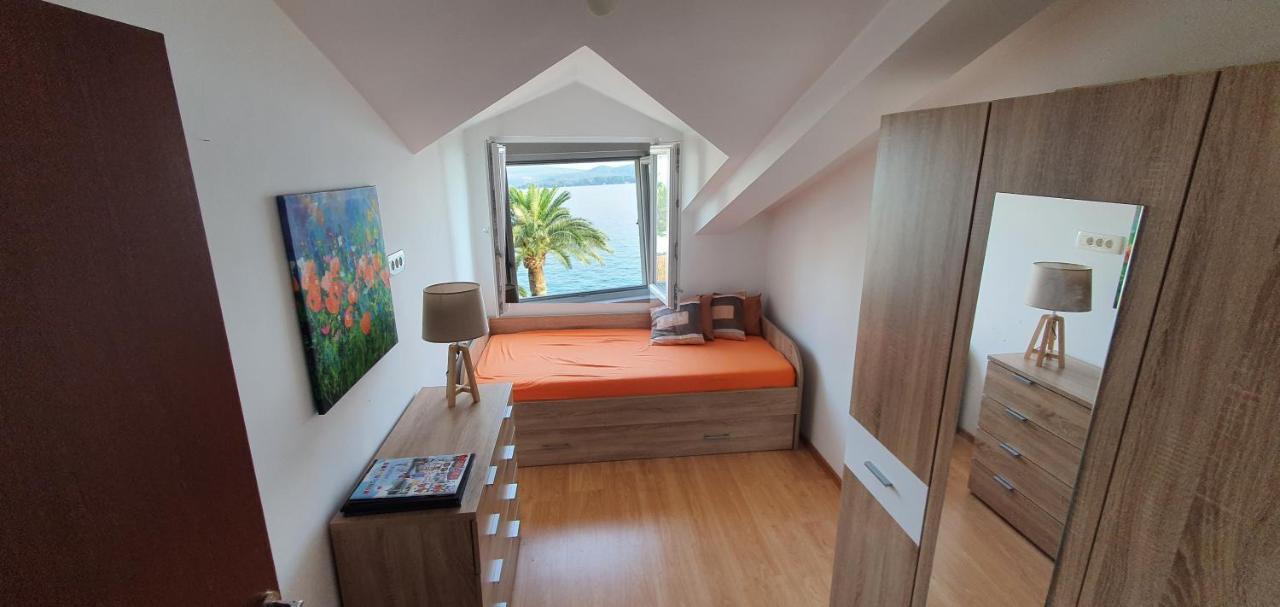 Penthouse By The Sea Apartment Тиват Екстериор снимка